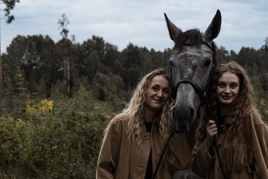 Fotosesija ar zirgu — Instagram