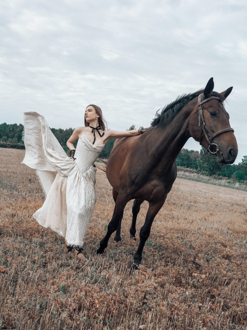 Fotosesija ar zirgu — Instagram